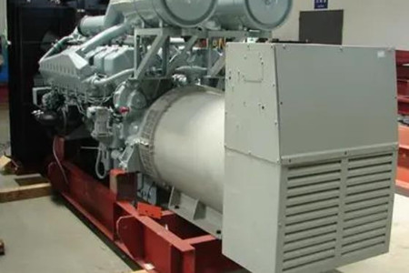 三菱發(fā)電機(jī)組油壓過低該如何處理？